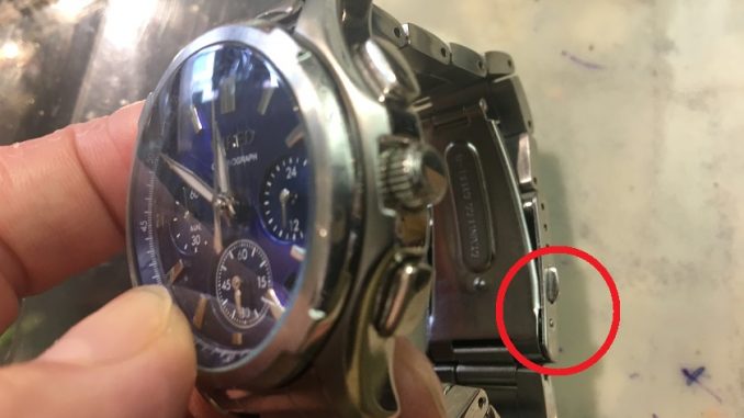 この腕時計にご注意くださいませ