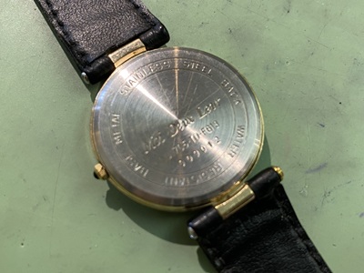 Moi Deux Leur の裏蓋(刻印の確認)