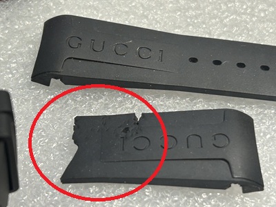 GUCCIラバーベルトの裂け(根元の破断部分アップ)