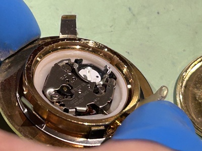 内部ムーブメントのアップ(部品状態の確認)