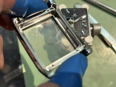 取り出されたムーブメント