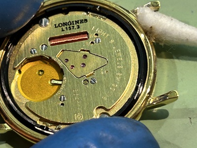 ムーブメント周辺のアップ（清掃と点検）