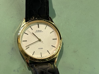CITIZEN FORMAの腕時計 正面外観(作業前)