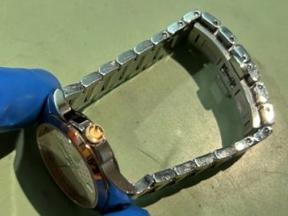 修理後のGUCCIブレス（手首のカーブに沿う状態）