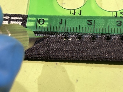 穴あけ位置の下準備（ガイドの確認）