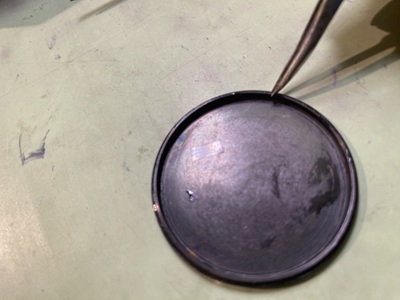 裏蓋側にパッキンを装着した状態(組み戻し直前)