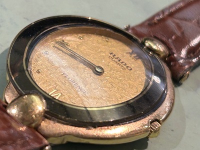 RADO FLORENCE 斜め角度からの外観（ケース側面が見える）