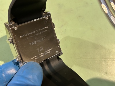 TAG HEUER マイクロタイマー 裏蓋刻印（モデル確認）