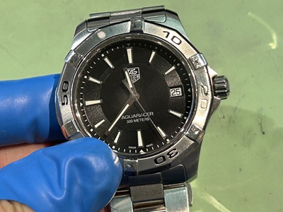 TAG HEUER アクアレーサーの正面外観（電池交換前）