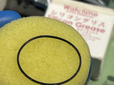 パッキン（Oリング）とシリコングリス（グリスアップ準備）