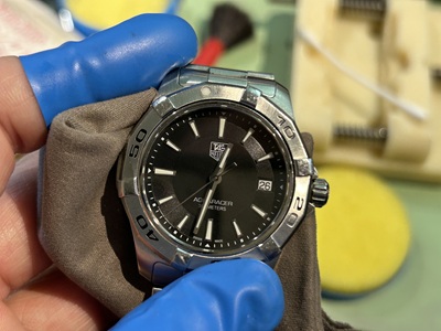 電池交換後のTAG HEUER（仕上げ拭き上げ・最終確認）