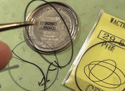 膨大なサイズの中からケースに適合するパッキンを選定する作業