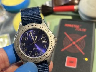 全てのメンテナンスが完了し、時刻を合わせた腕時計