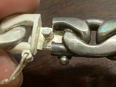 取り付けたバネ上部の取っ手