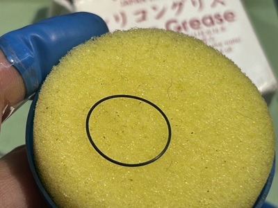 シリコングリスを塗布したパッキン