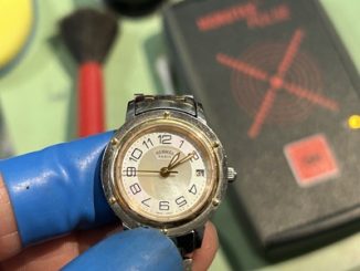 パルスチェッカーでの動作確認と時刻合わせを行う最終工程。