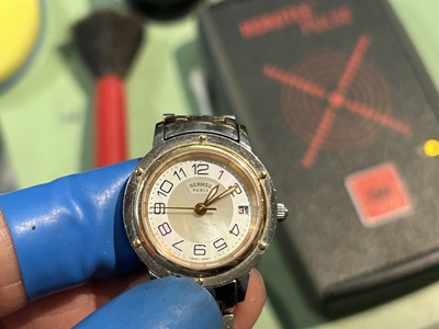 パルスチェッカーでの動作確認と時刻合わせを行う最終工程。