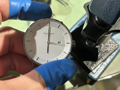 メンテナンスが終わったノードグリーンの時計