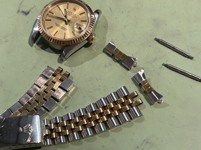 修理のためにお預かりした、ラグ部分の歪みが顕著なロレックス。