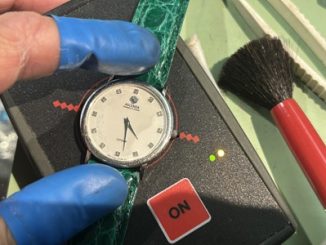 裏蓋が閉じられ正常動作が確認されたシチズン・アセンダの文字盤