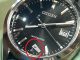 文字盤の6時位置から剥がれ落ちて転がっているインデックスパーツ（赤丸で強調）