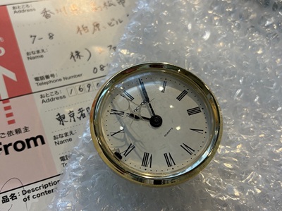 厳重なプチプチ梱包から届いたウェッジウッドの置き時計ユニット